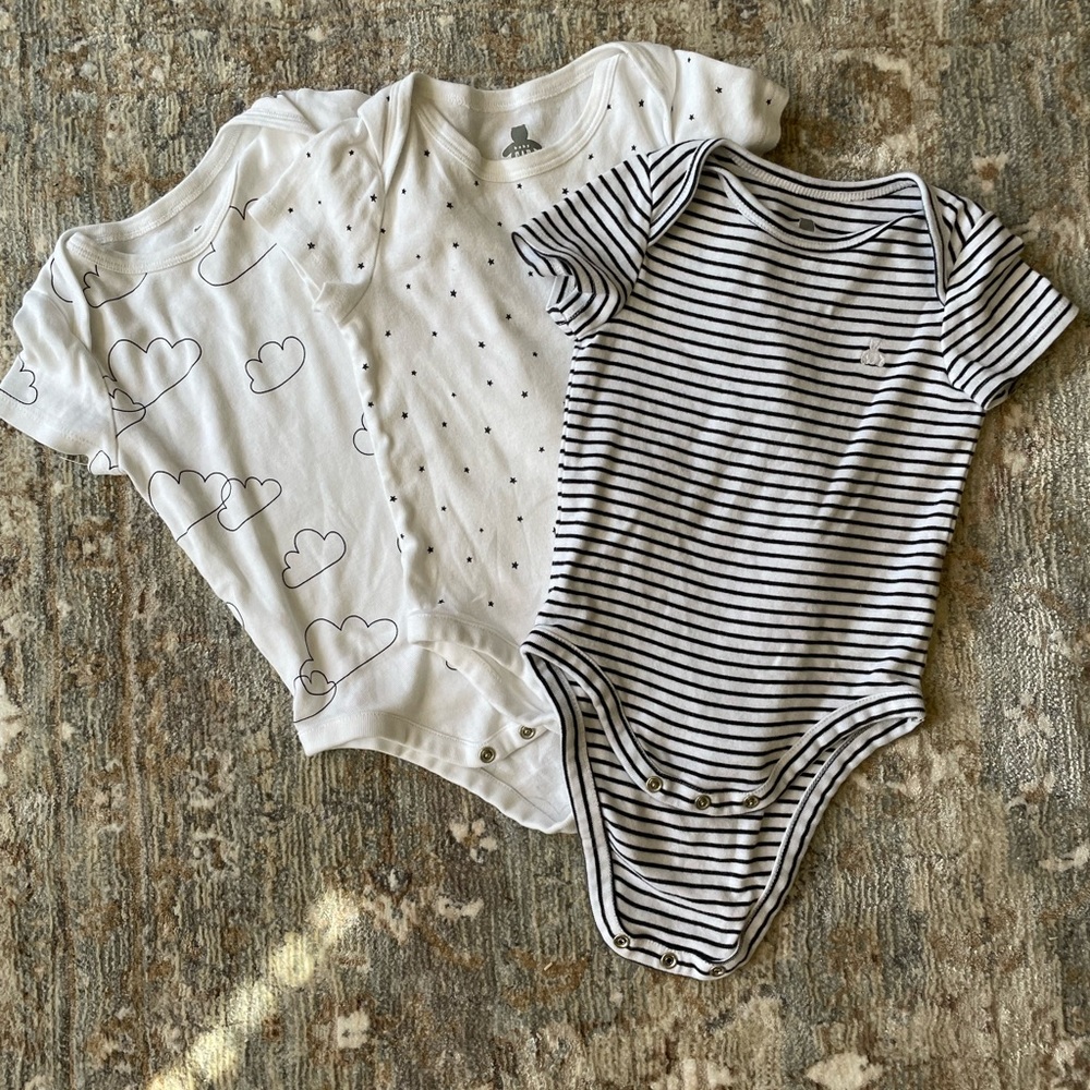 Gap short sleeve onsies 18 month